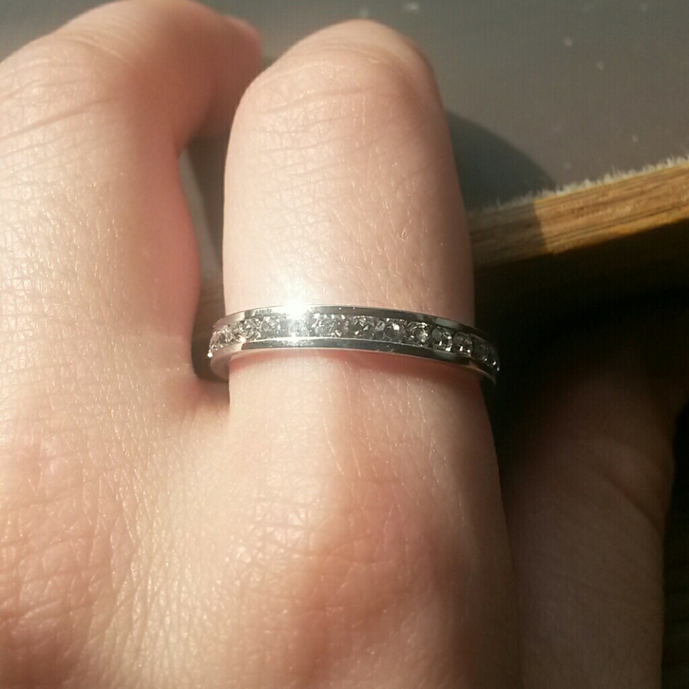 *NWOT* Silver CZ Diamond Wedding Ring